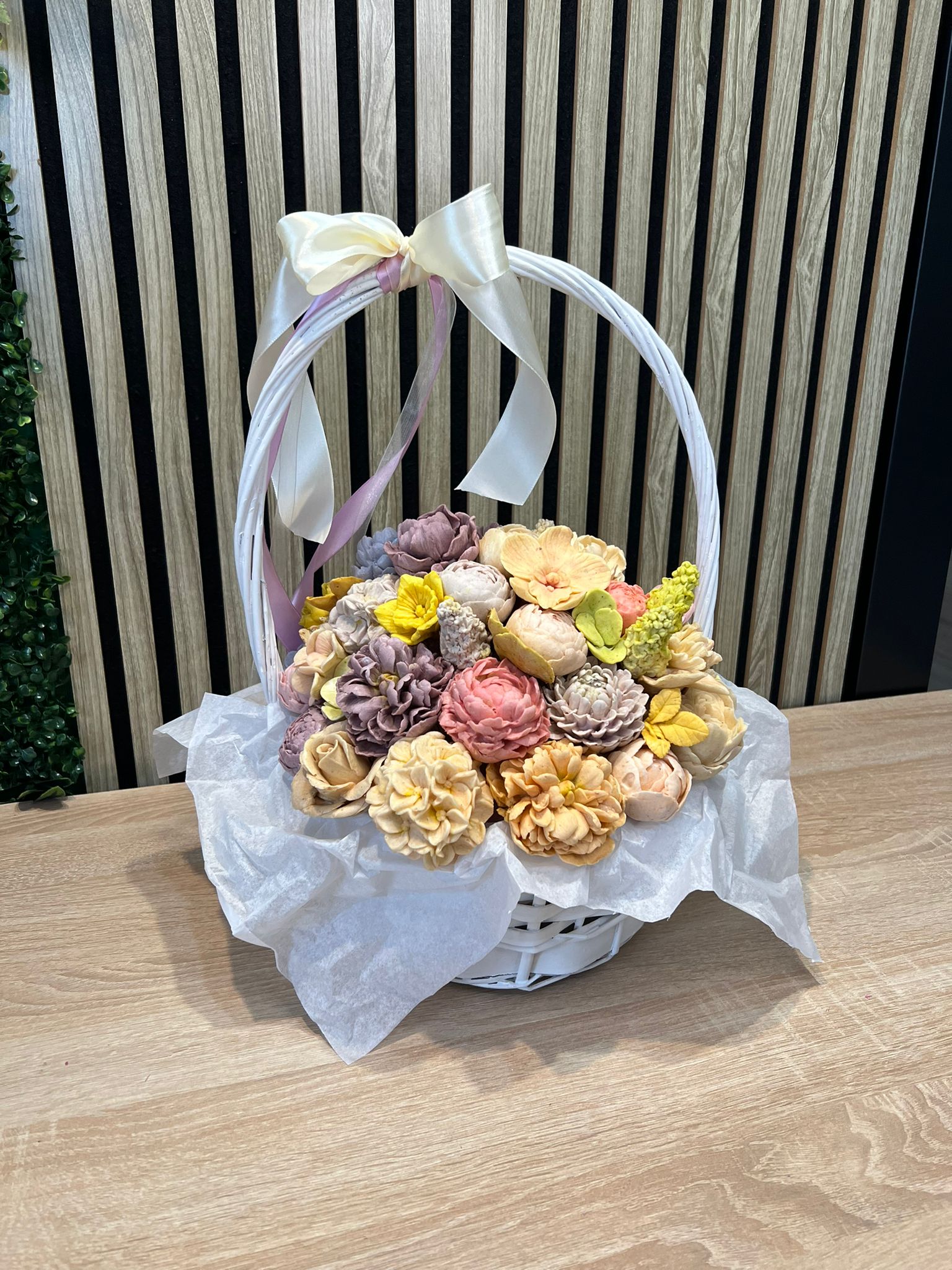 Signature Bloom Basket M